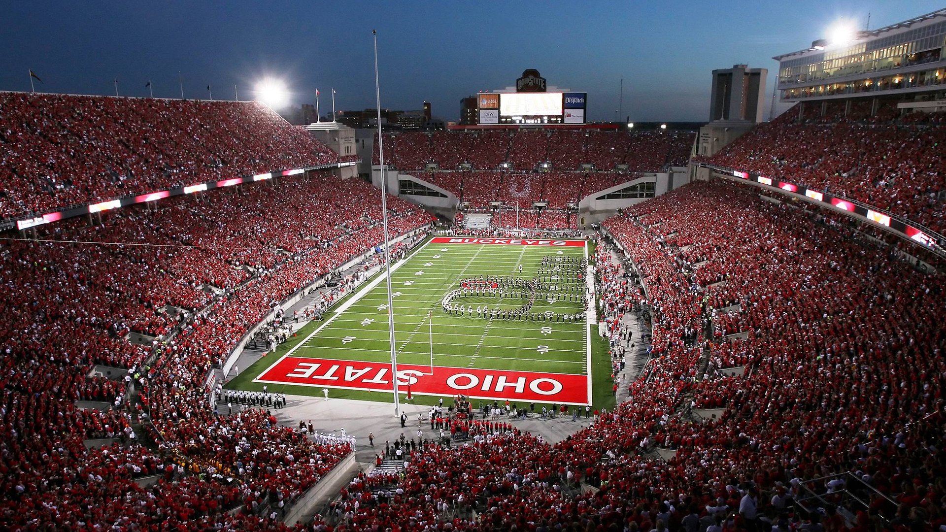 C罗携全家度假照片引爆热搜，c罗一家